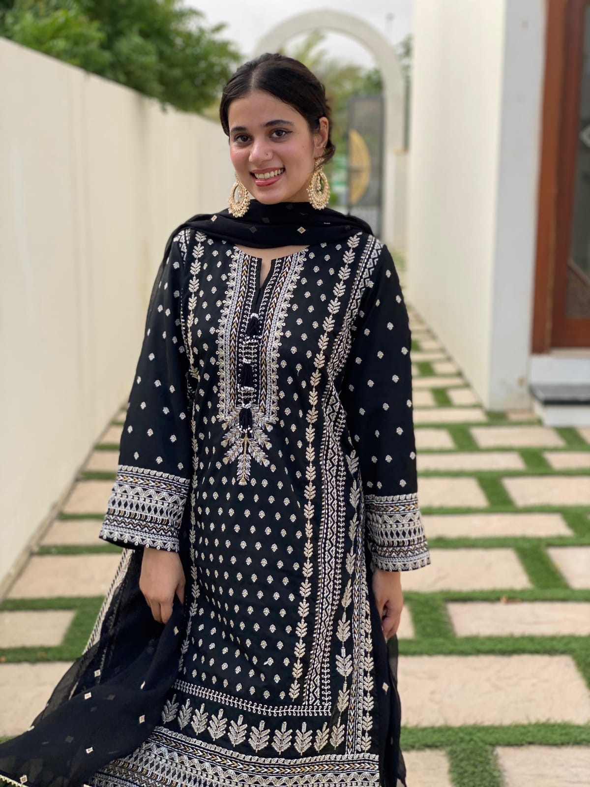 Mahnima Mushtaq